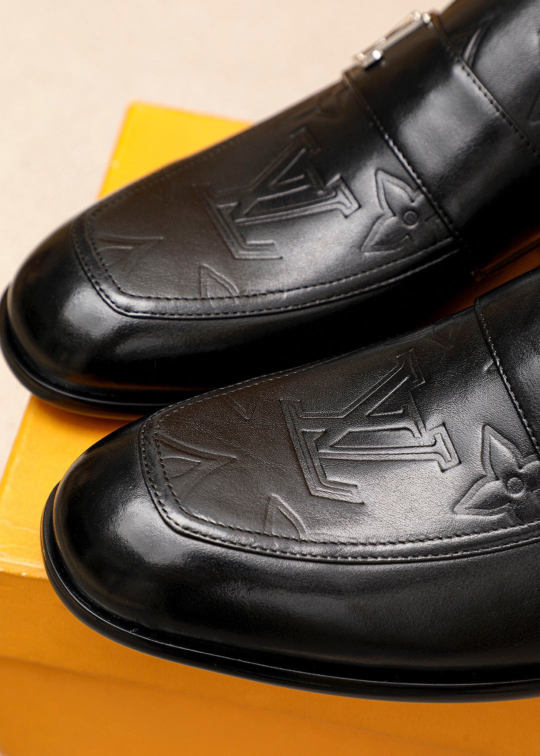 Lvv Fashion 25ss printed leather shoes 0725060616