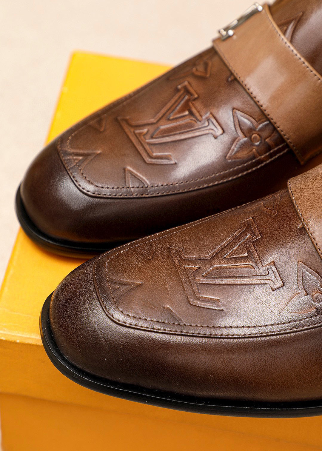 Lvv Fashion 25ss printed leather shoes 0725060616