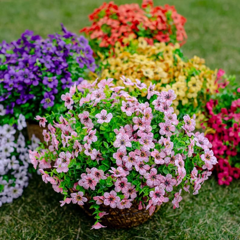 Rainproof Lifelike Artificial Flowers With UV-Shield Coating