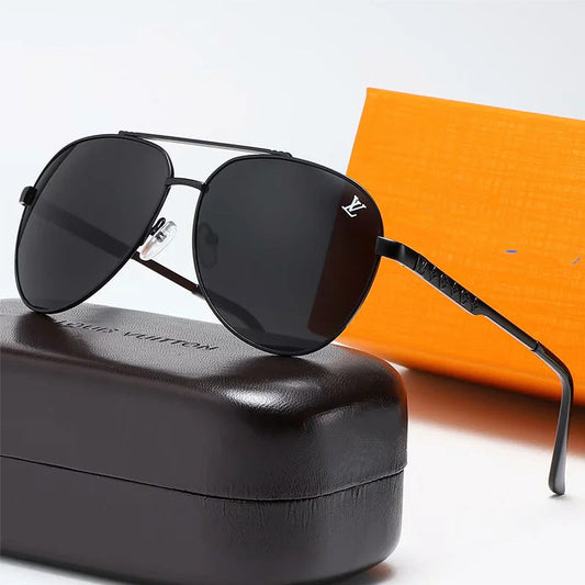 New Fashion V Logo Sunglasses 02