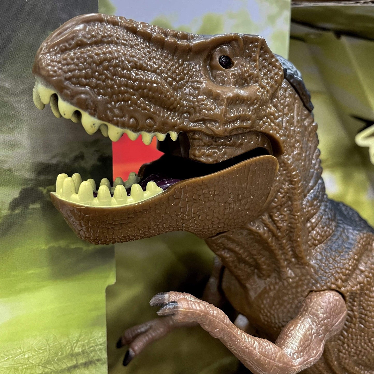 Remote Control Dinosaur T Rex Toys Realistic Walking Good Dinosaur Toys Light Sound Spray Action Figure